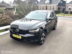 Volvo XC40 - Recharge Twin Plus CARPLAY ACHTERUITRIJ CAMERA STOEL/STUUR VERWARMING WARMTEPOMP TREKHAAK