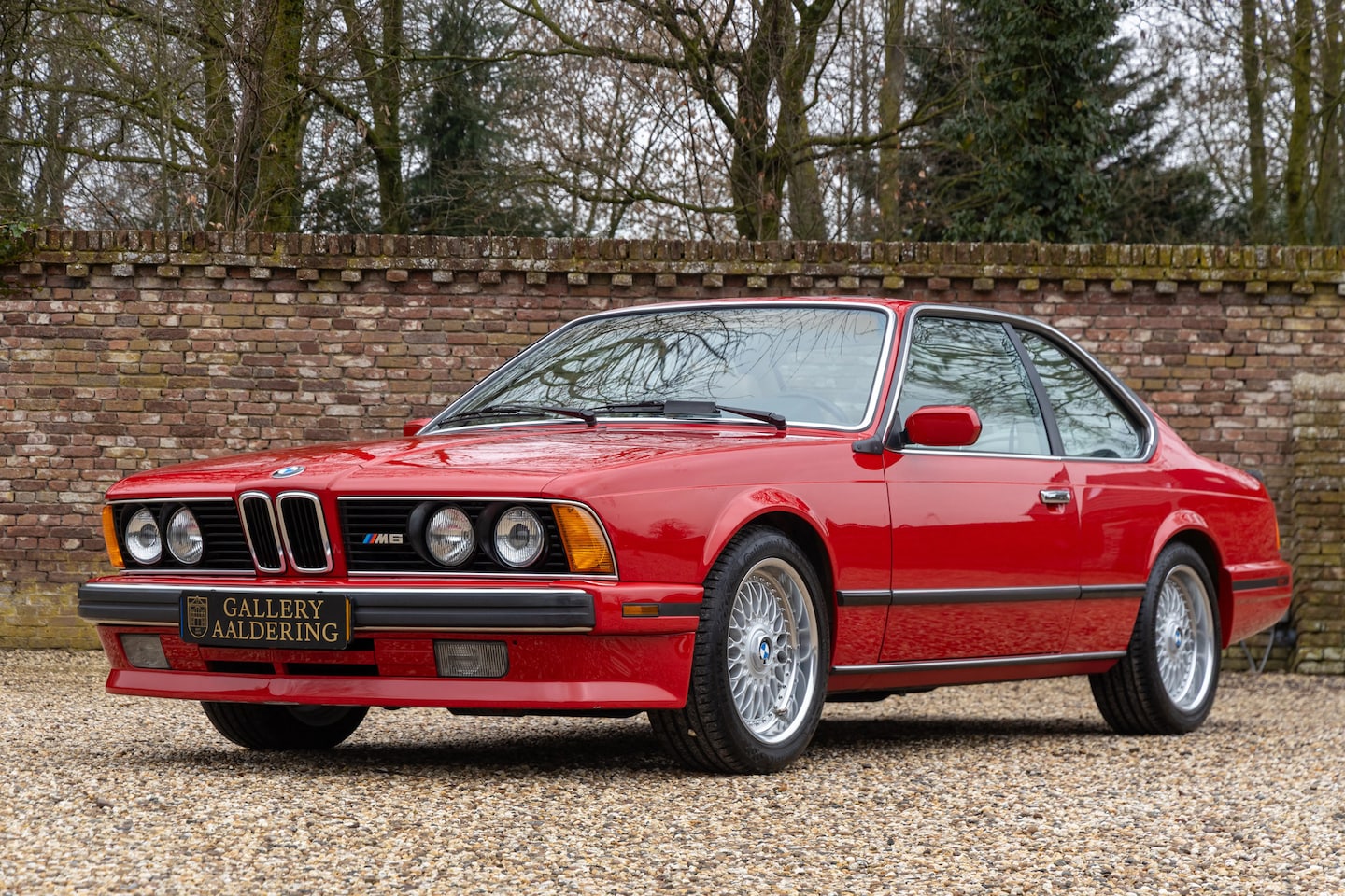 BMW M6 - "Finest E24 series" Completely renovated last year - down to the last detail, Largely in t - AutoWereld.nl