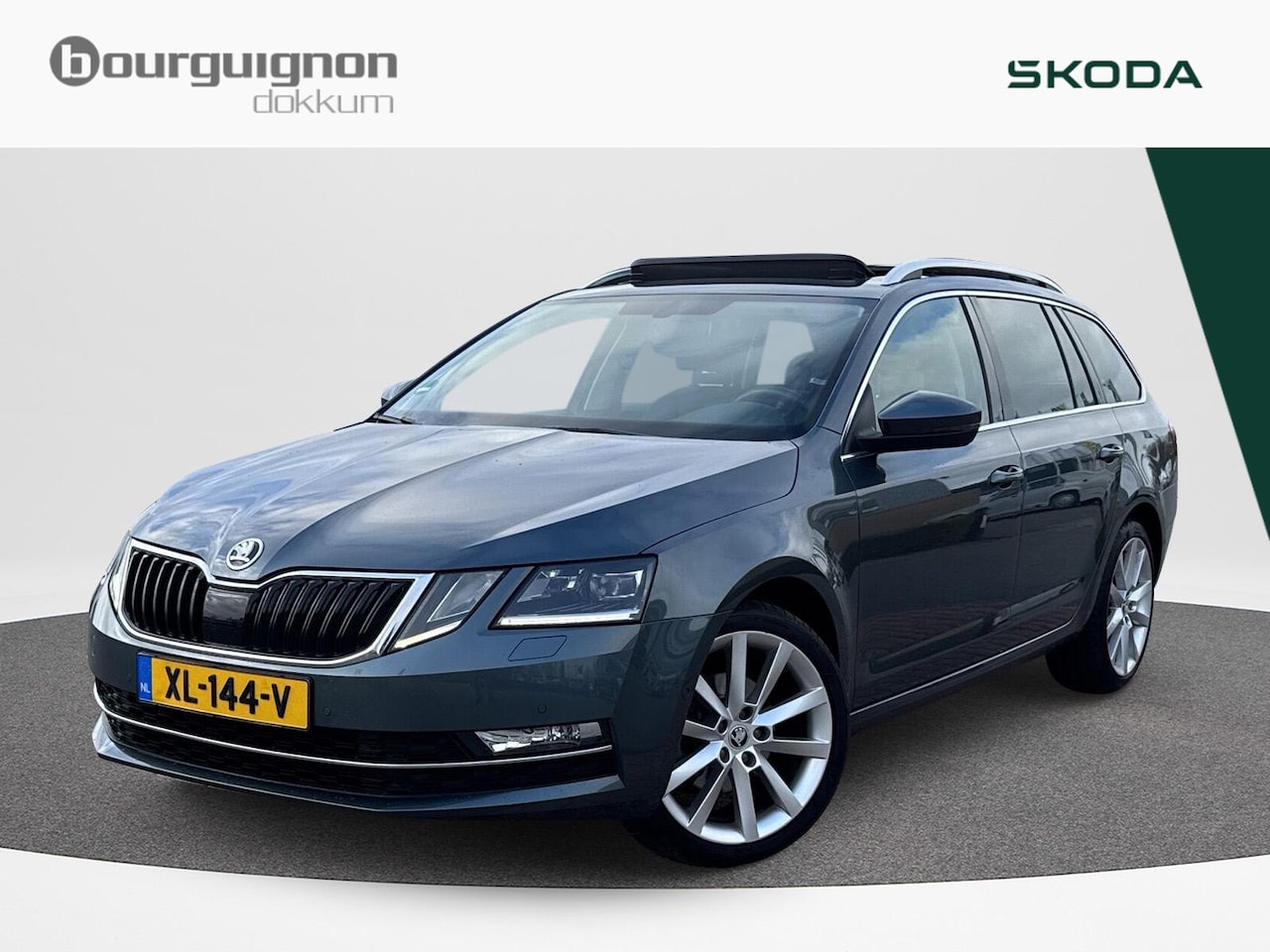 Skoda Octavia Combi - 1.5 TSI Greentech Style Business | Automaat | 150Pk | Pano Dak | Trekhaak | Leder | Canton - AutoWereld.nl