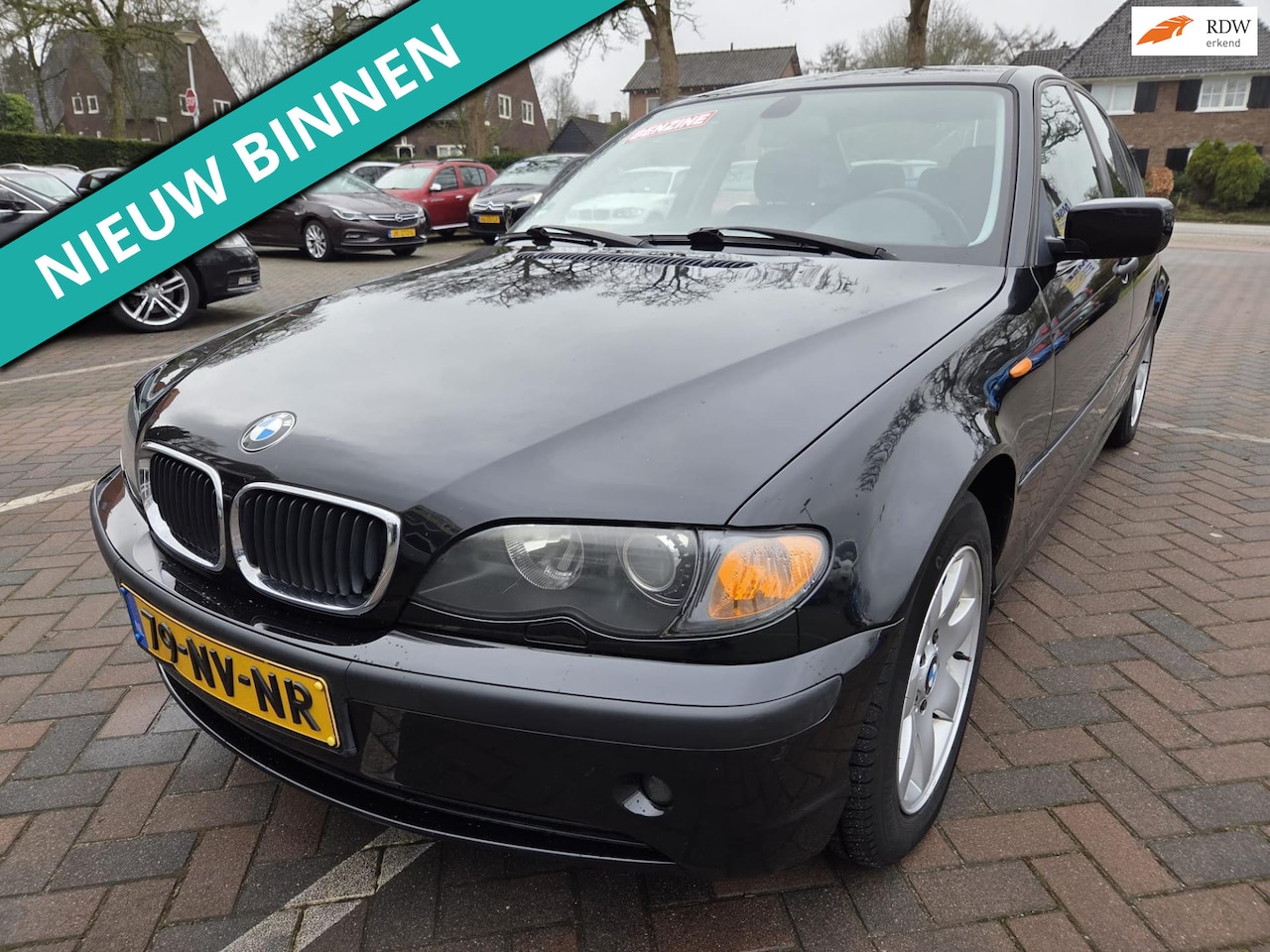 BMW 3-serie - 318i Executive NETTE AUTO RIJDT EN SCHAKELT GOED - AutoWereld.nl