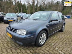 Volkswagen Golf - 1.6-16V Comfortline