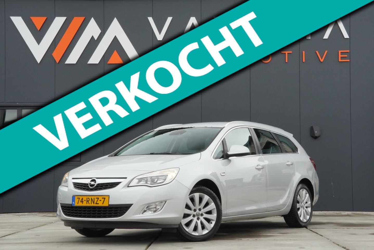 Opel Astra Sports Tourer - 1.4 Cosmo 2011 Camera Airco Trekhaak - AutoWereld.nl