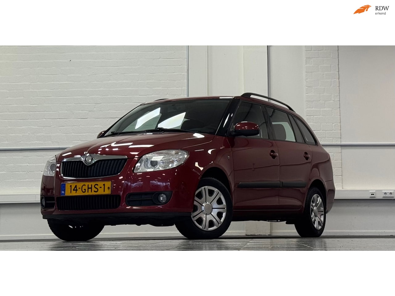 Skoda Fabia Combi - 1.6-16V Ambiente 100% Onderhouden Trekhaak - AutoWereld.nl