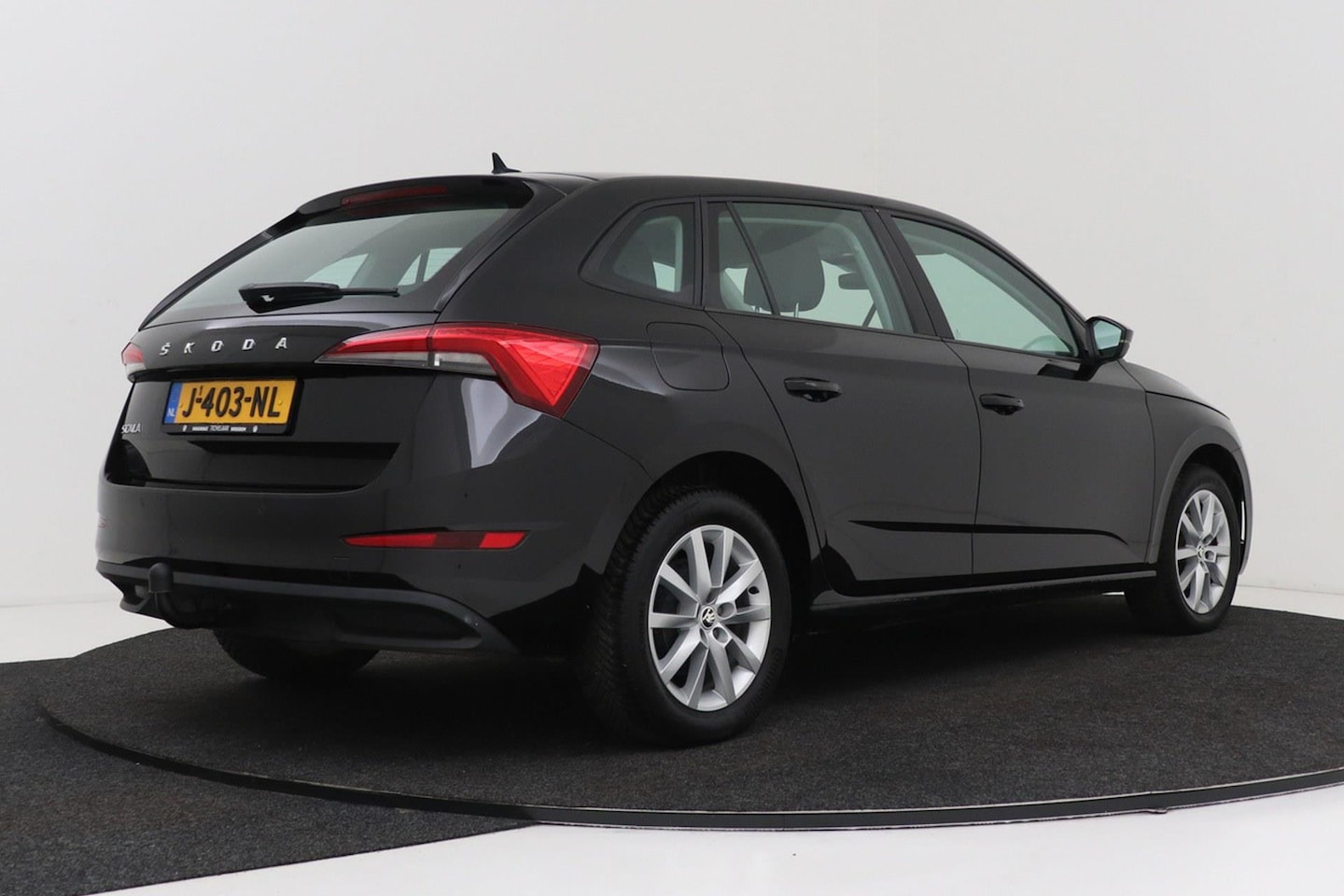 Skoda Scala - 1.0 TSI Business Edition | Trekhaak | Org NL | CarPlay | Climate Control | Digital Cockpit - AutoWereld.nl