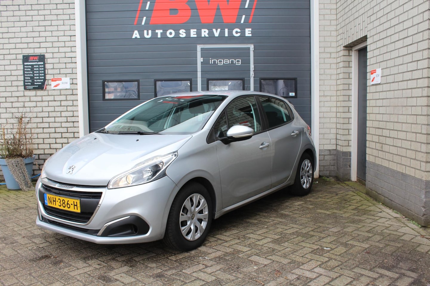 Peugeot 208 - 1.2 PureTech Blue Lease 1.2 PureTech Blue Lease - AutoWereld.nl