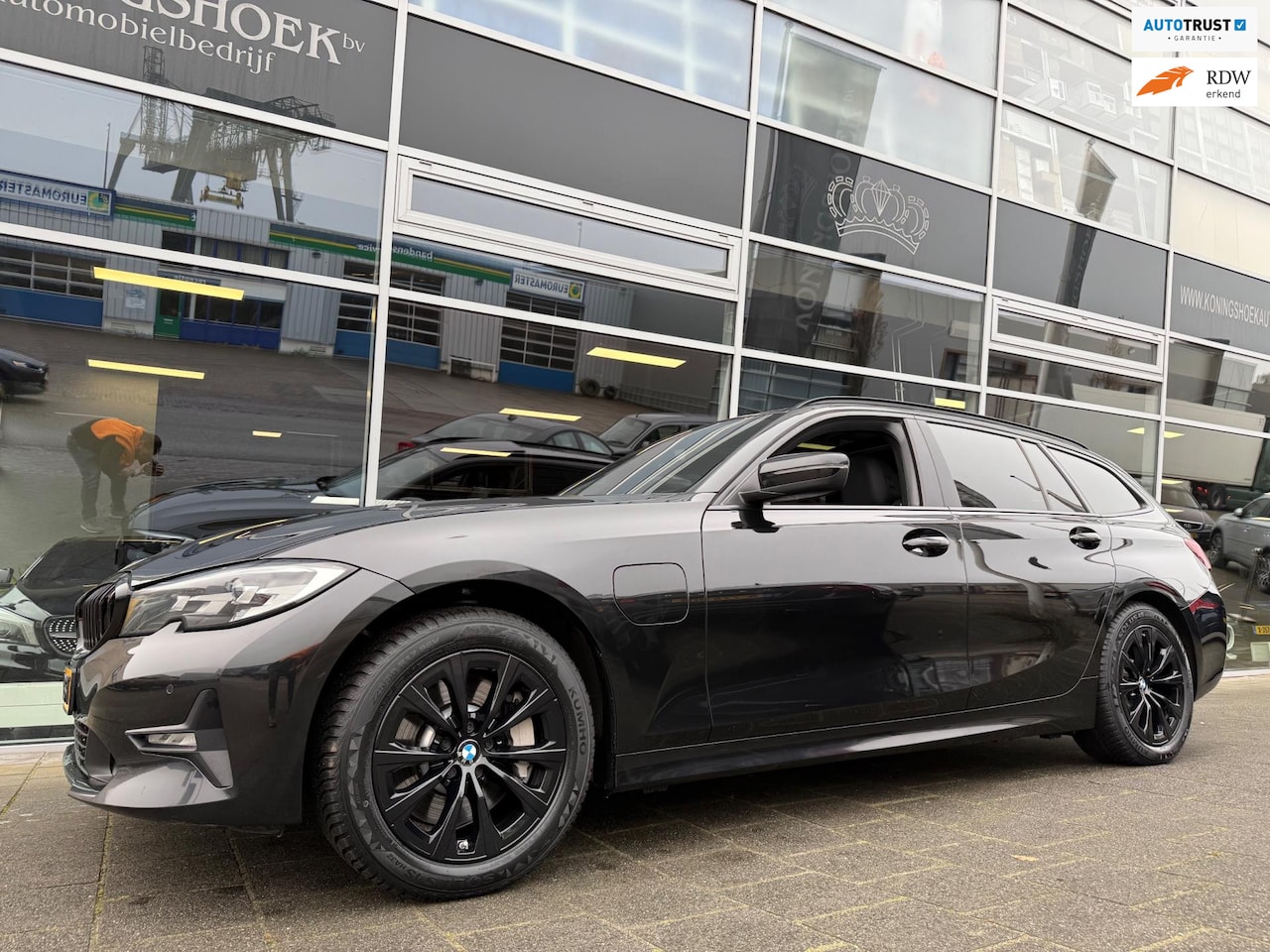 BMW 3-serie Touring - 330e Sport Line - AutoWereld.nl