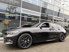 BMW 3-serie Touring - 330e Sport Line