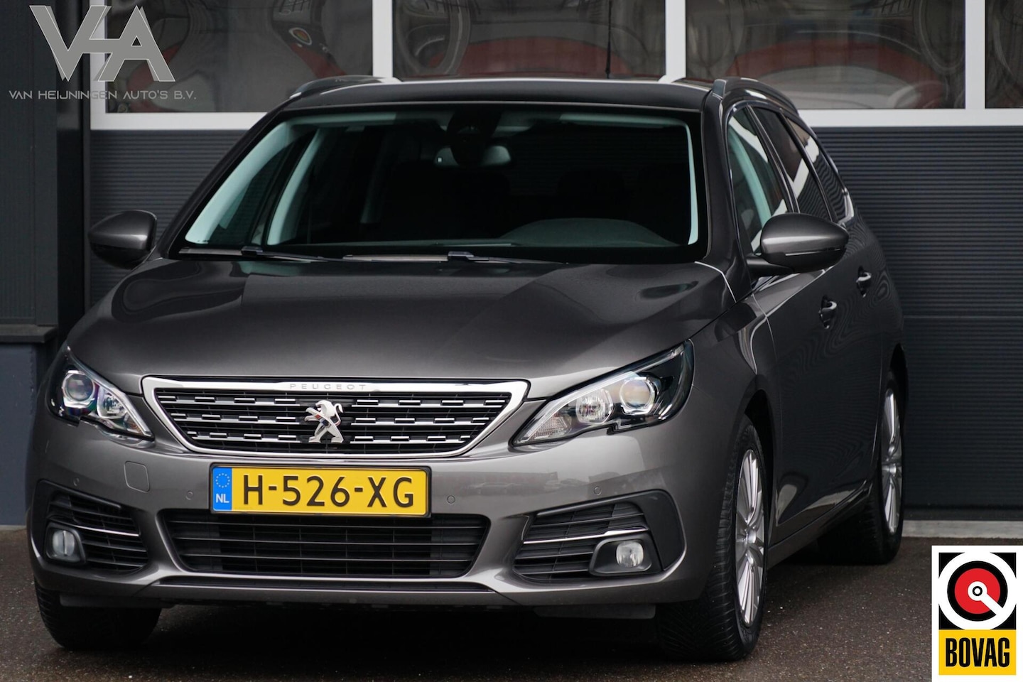Peugeot 308 SW - 1.2 PureTech Blue Lease Premium 1.2 PureTech Blue Lease Premium, pano, trekh. cam. - AutoWereld.nl