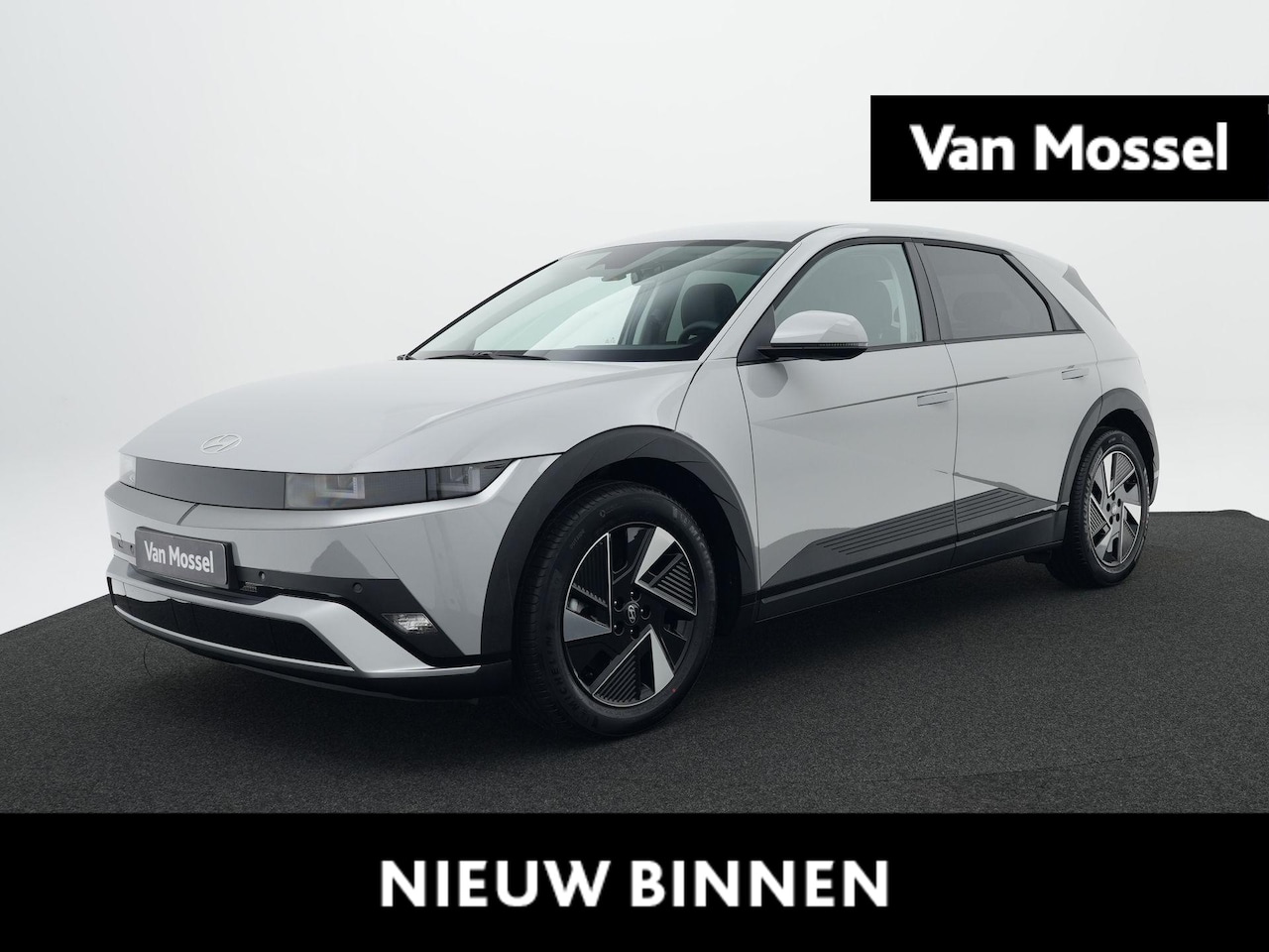 Hyundai IONIQ 5 - Long Range Pure Edition 84 kWh | Stoelverwarming | Climate Control | Achteruitrijcamera | - AutoWereld.nl