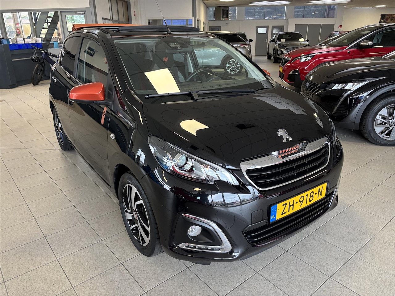 Peugeot 108 - 1.0 e-VTi 72pk 5D TOP ROLAND GARROS - AutoWereld.nl