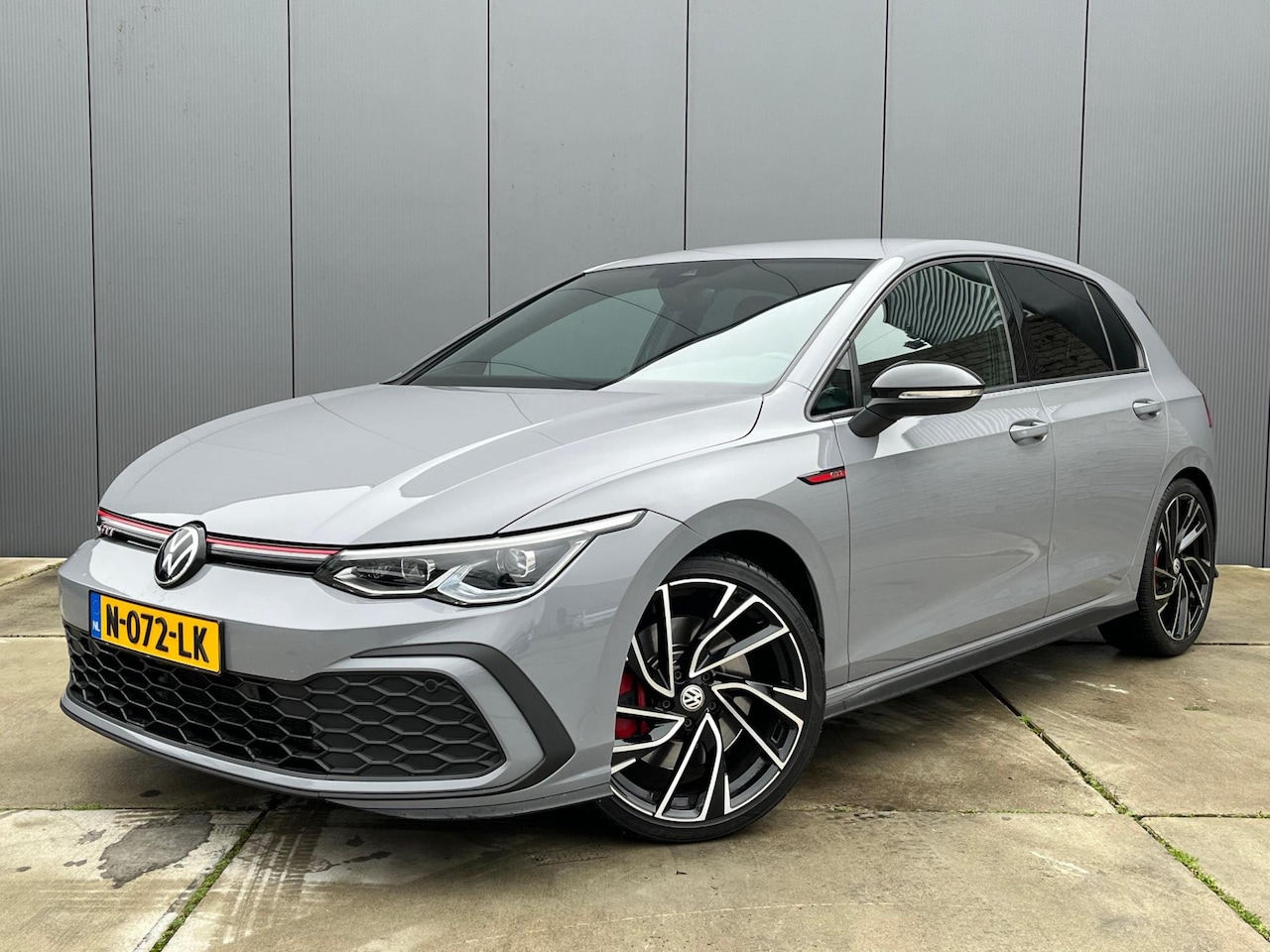 Volkswagen Golf - 2.0 TSI GTI | Achteruitrijcamera | Harman Kardon | IQ Light | Stoel- Stuur Verwarming | - AutoWereld.nl