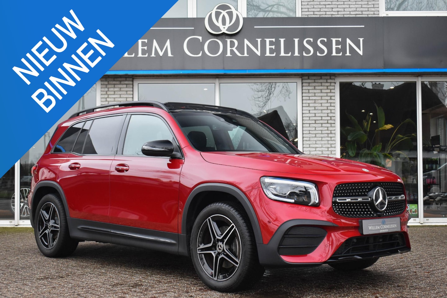 Mercedes-Benz GLB - 200 AMG-Line Trekhaak Pano Sfeer Elektr. Stoelen - AutoWereld.nl