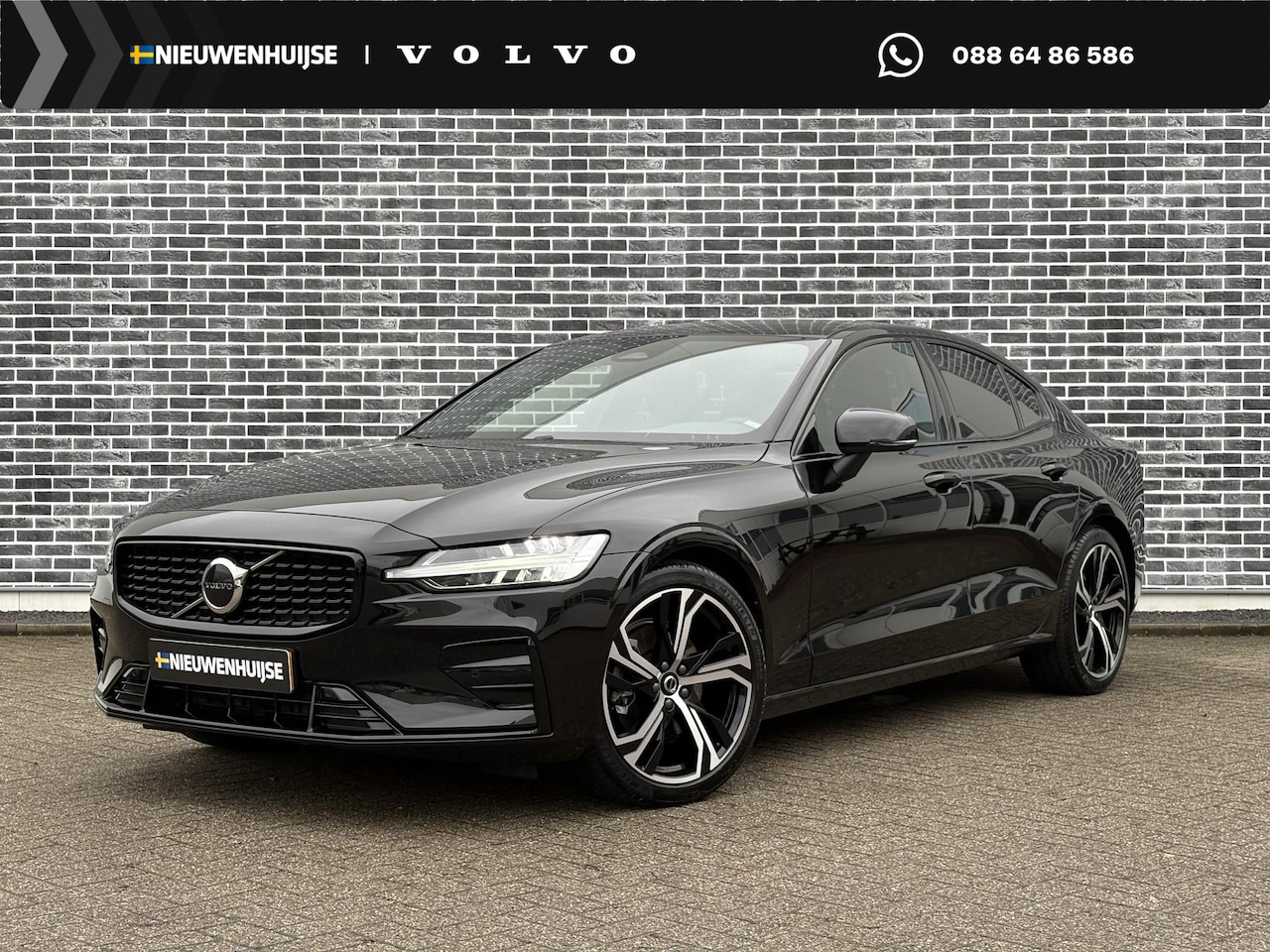 Volvo S60 - 2.0 B4 Plus Dark | Sportstoelen | 19 inch Lichtmetalen Velgen | Stoelverwarming | Apple Ca - AutoWereld.nl