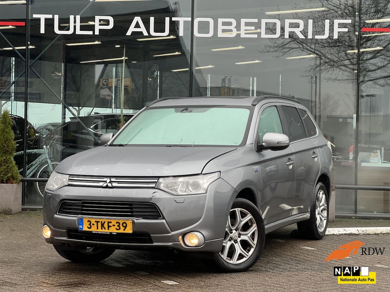 Mitsubishi Outlander - 2.0 PHEV Instyle Lees tekst! - AutoWereld.nl