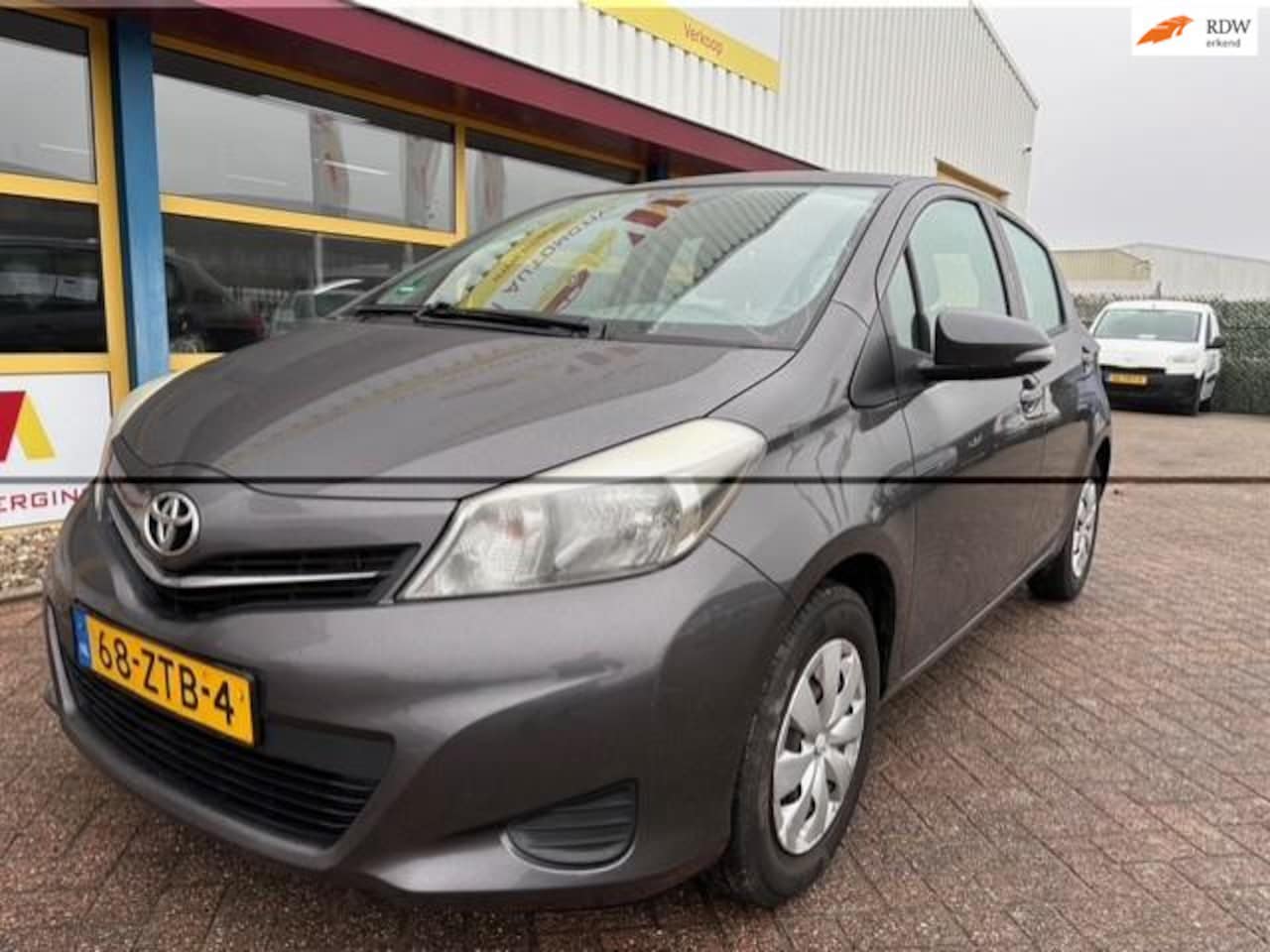 Toyota Yaris - 1.0 VVT-i Aspiration 1.0 VVT-i Aspiration - AutoWereld.nl