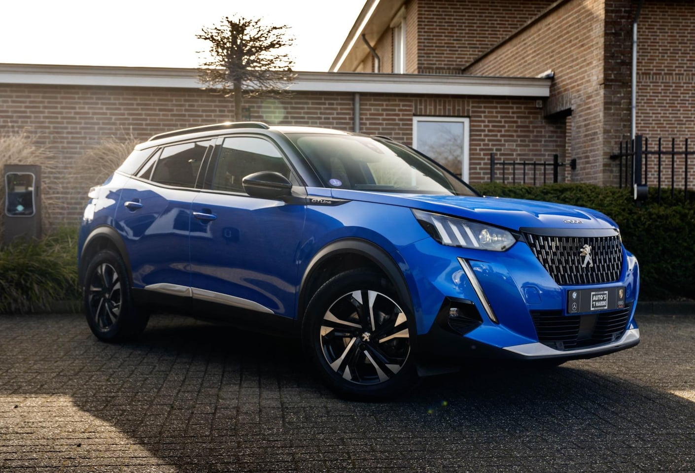 Peugeot 2008 - 1.2 PureTech GT-line 131 PK Aut. Adaptive Trekhaak i-3D Cockpit Camera Keyless LED 17'' - AutoWereld.nl