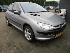 Peugeot 206 - 1.6-16V Gentry TREKHAAK APK 12-2026