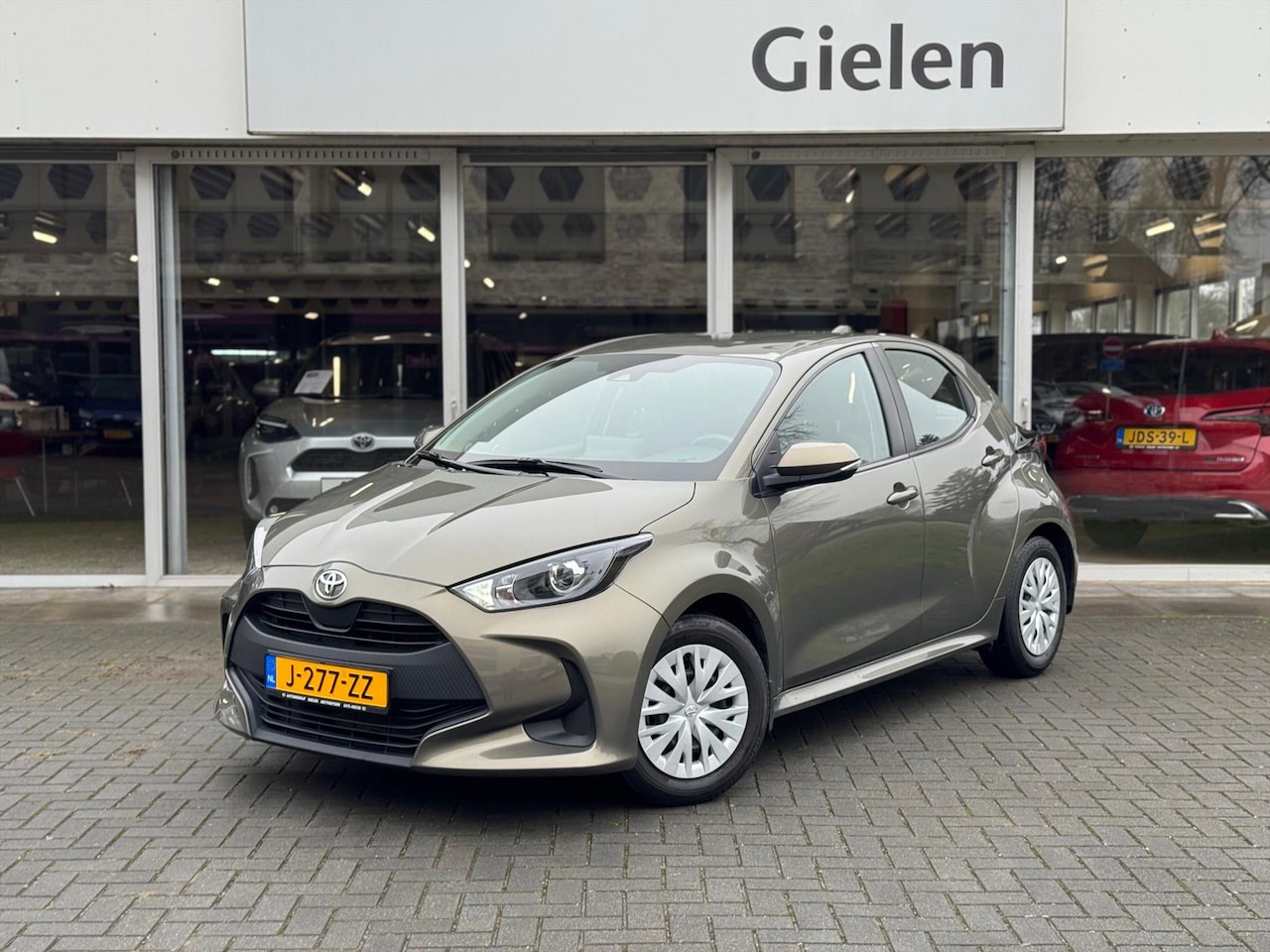 Toyota Yaris - 1.5 VVT-i 125pk Active | Apple CarPlay/Android auto, Adaptive cruise control, Aircondition - AutoWereld.nl