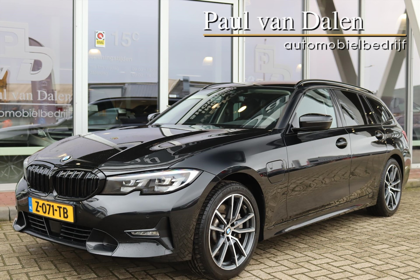 BMW 3-serie Touring - (g21) 330e 292PK AUTOMAAT SPORT LINE SHADOW LINE Live Cockpit | Navi | Leer | Sfeerverl. | - AutoWereld.nl