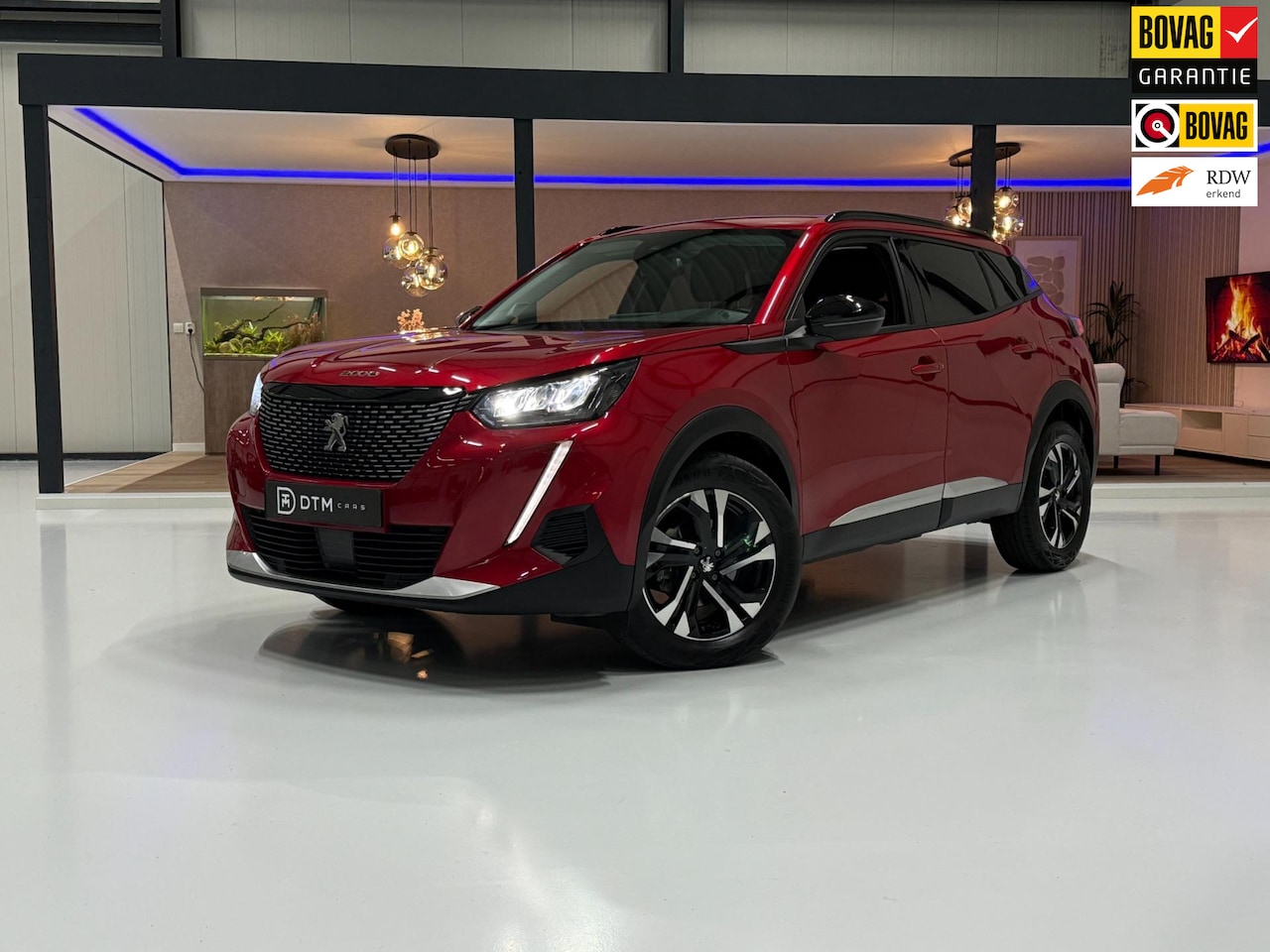 Peugeot 2008 - 1.2 Aut. Allure 360° Carbon 3D cockpit Navi Half leder Keyless Apple Carplay - AutoWereld.nl