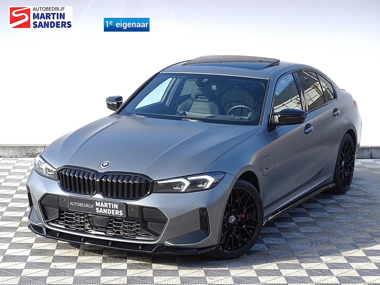 BMW 3-serie - Limousine 330 e xDrive M Sport - AutoWereld.nl