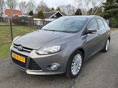 Ford Focus Wagon - 1.6 TI-VCT First Edition ECC/CRUISE/ NIEUW D-RIEM/ 4x NIEUWE BANDEN