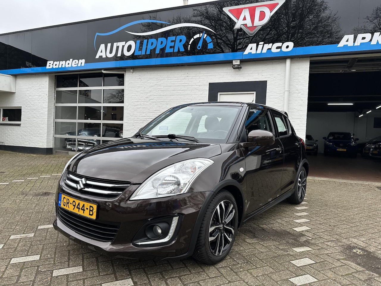 Suzuki Swift - 1.2 Style EASSS /Zeer volle uitvoering/Lm velgen/All season banden/carplay - AutoWereld.nl