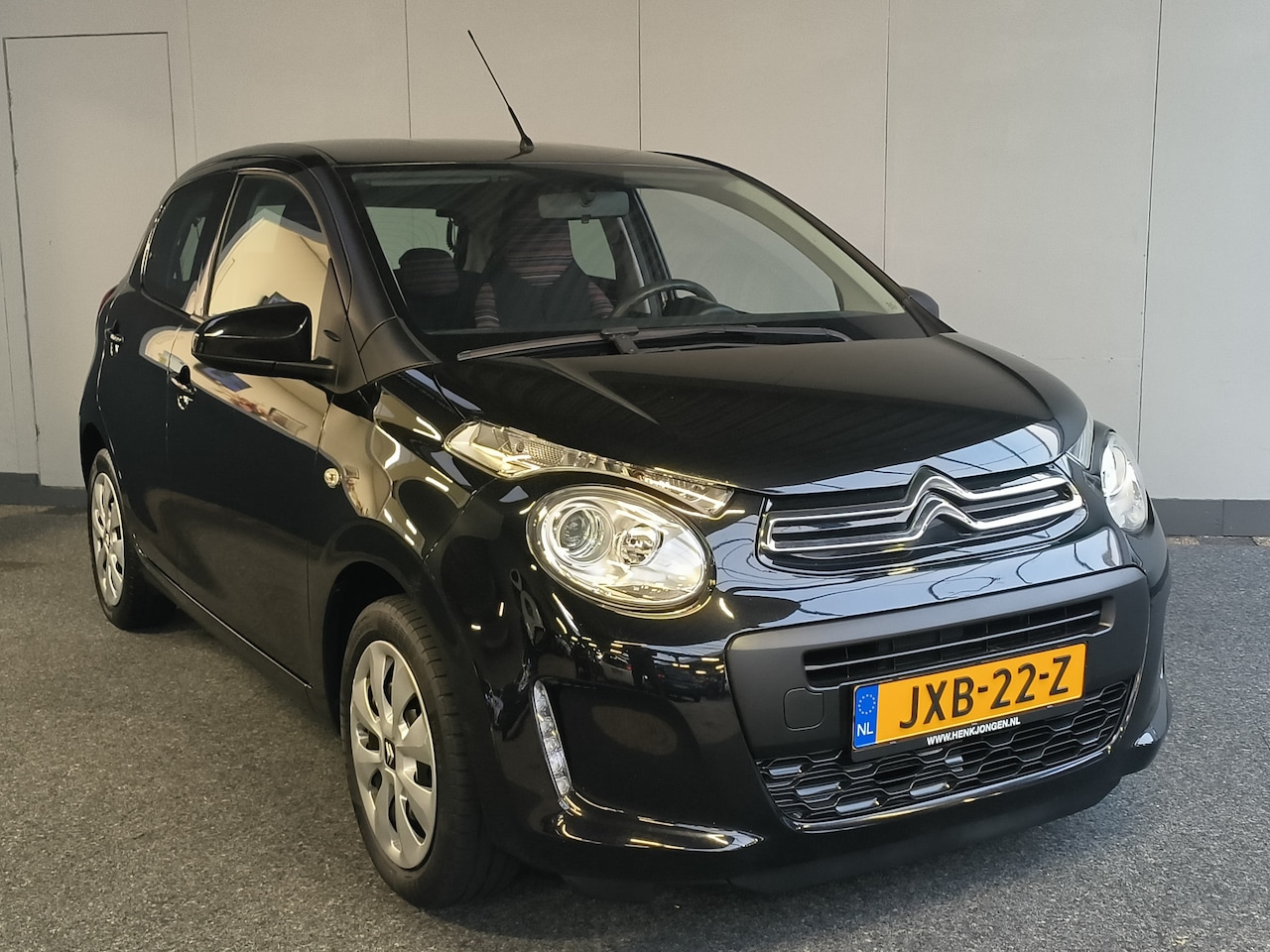 Citroën C1 - 1.0 VTi Shine Apple/Android uit 2020 Rijklaar + 12 maanden bovag-garantie Henk Jongen Auto - AutoWereld.nl