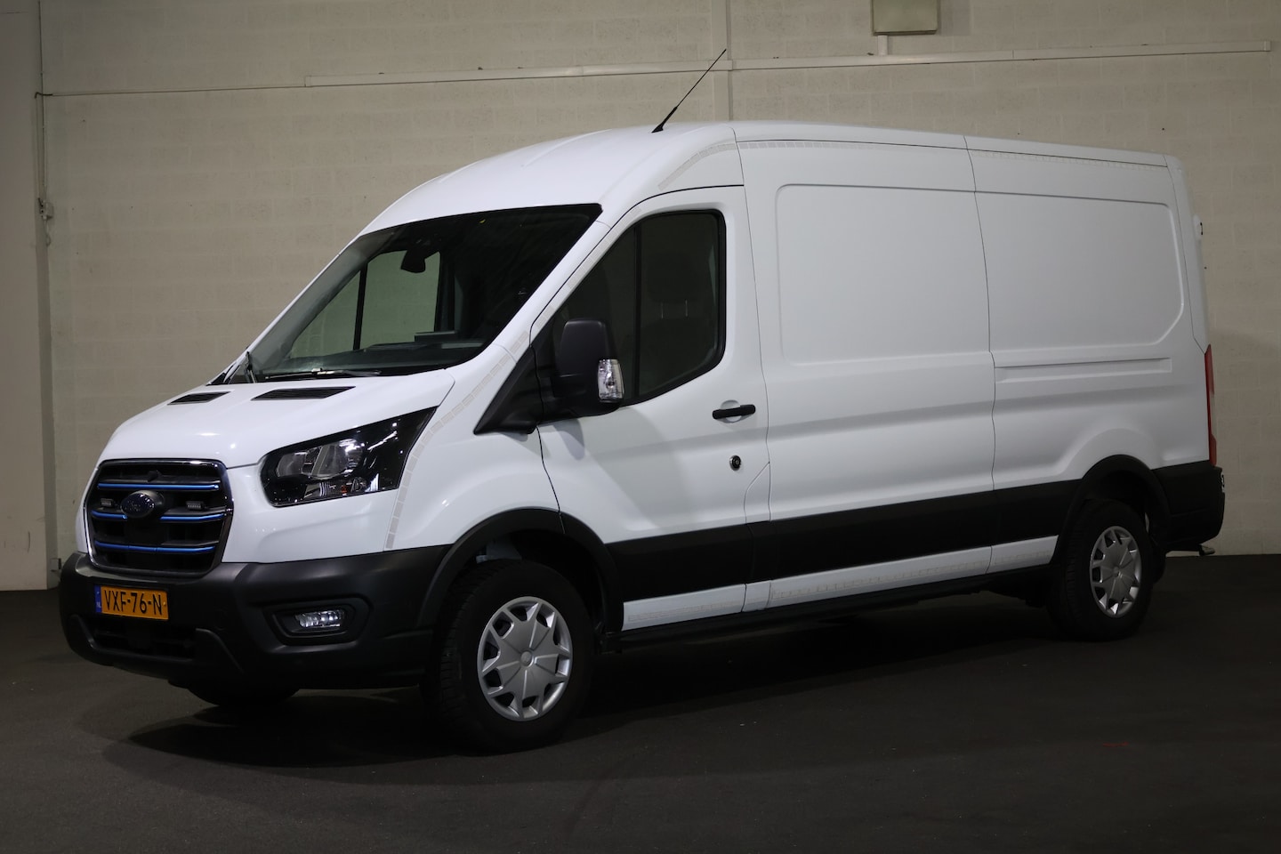 Ford E-Transit - 350 L3 H2 Trend 68 kWh Bott Vario Inrichting - AutoWereld.nl