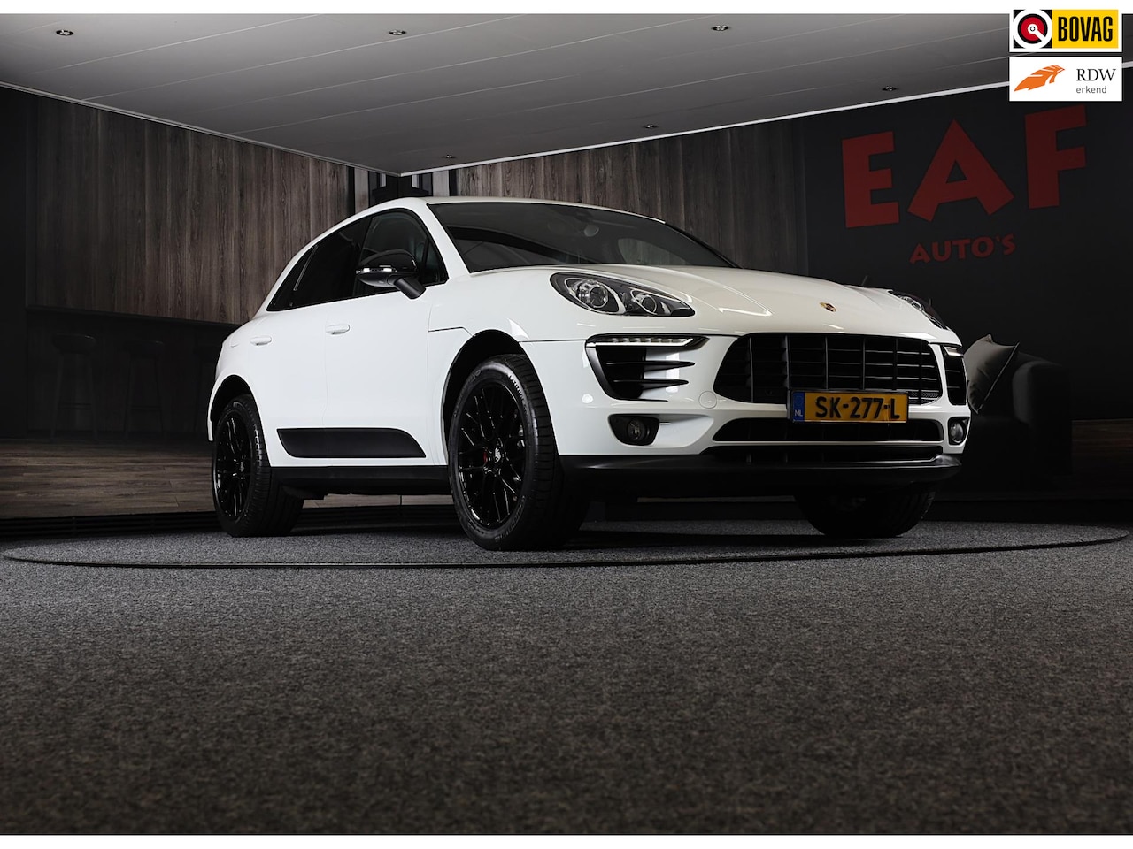 Porsche Macan - 2.0 / Luchtvering / Camera / Cruise Control / Dode Hoek / F1 / Lane Assist / Leder / Memor - AutoWereld.nl