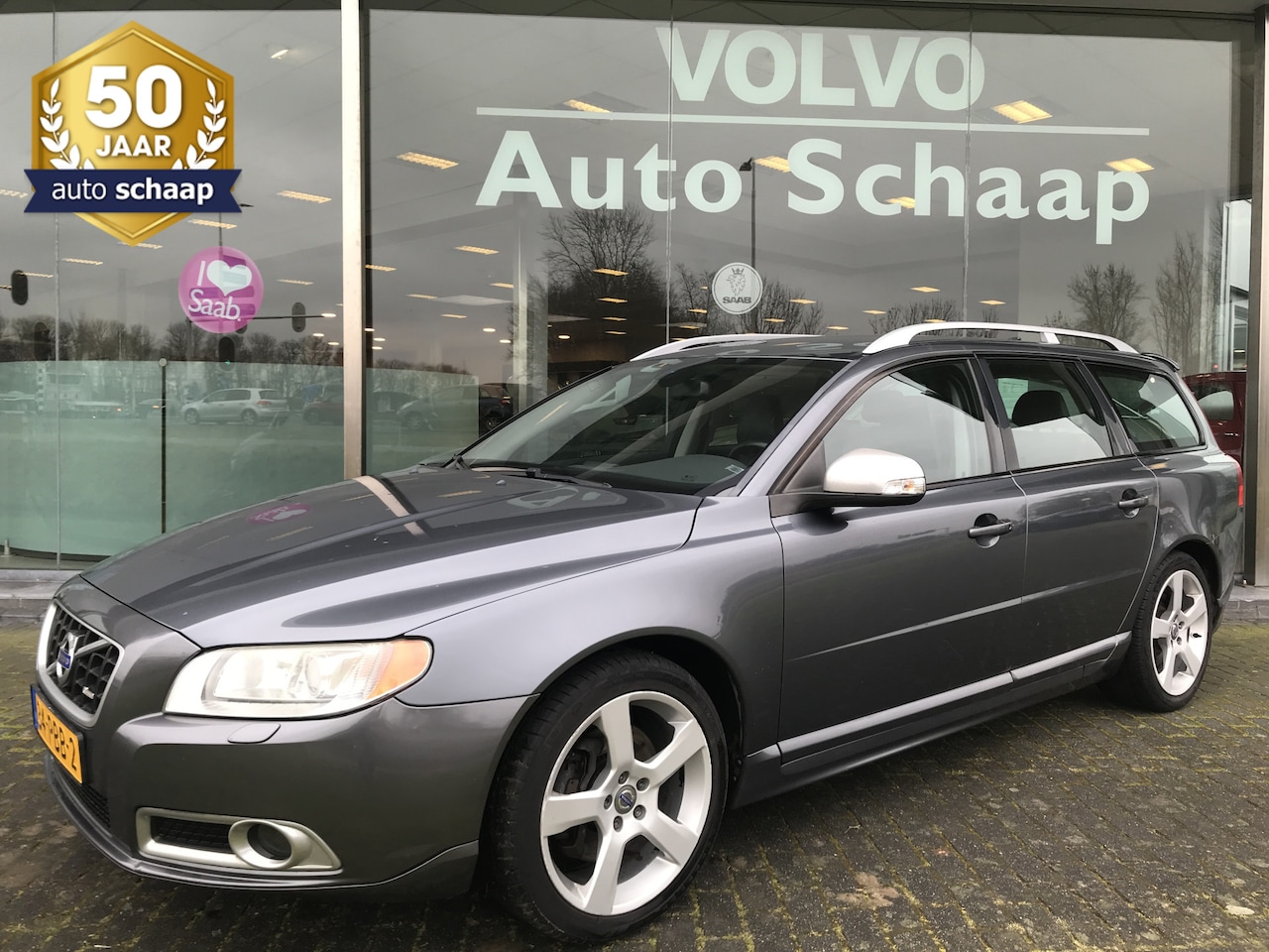 Volvo V70 - 2.0T R-Edition | Rijklaar incl garantie | Achterspoiler Verwarmbare voorstoelen Trekhaak - AutoWereld.nl