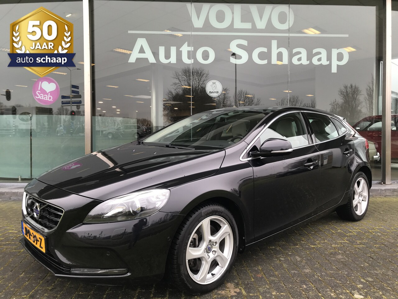 Volvo V40 - 2.5 T5 Summum Automaat | Rijklaar incl garantie | Panoramadak Adaptieve cruise Keyless Tre - AutoWereld.nl