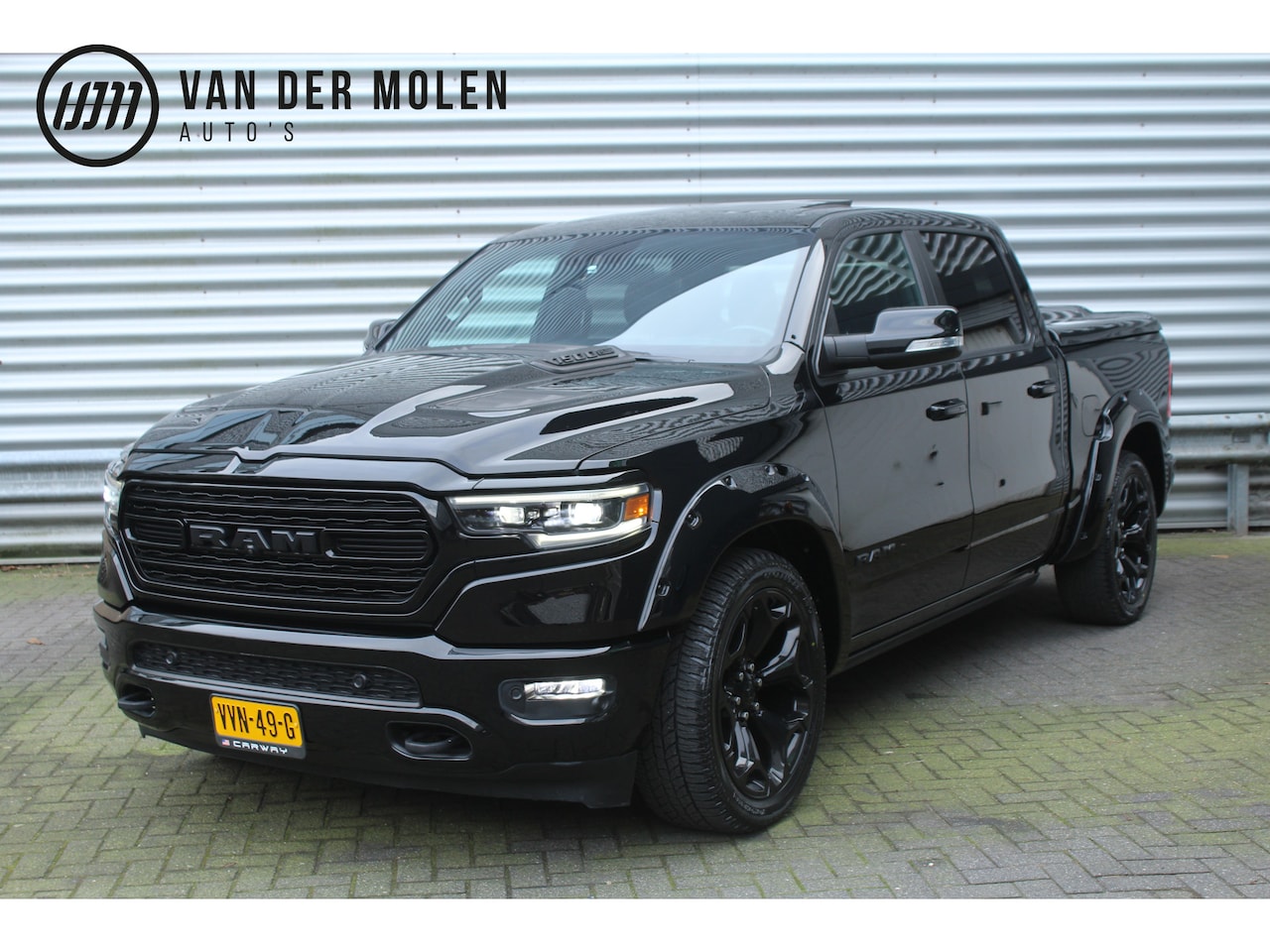 Dodge Ram 1500 - 5.7 V8 402pk 4x4 Crew Cab Limited LPG Panoramadak NL-Auto NAP Clima Cruise Navi 360 Camera - AutoWereld.nl