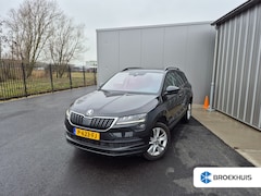 Skoda Karoq - 1.5 TSI ACT Business Edition 150 Pk DSG/AUTO | Glazen panorama-dak | Trekhaak | Navigatie