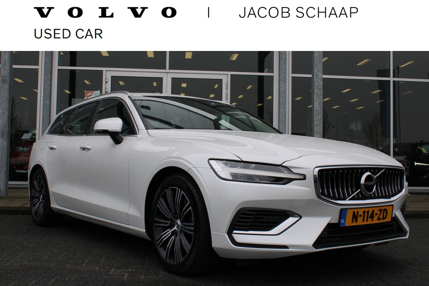 Volvo V60 - 2.0 T8 Recharge AWD Inscription | Trekhaak | Memory seats | Stoel/stuurwiel verwarmd | App - AutoWereld.nl
