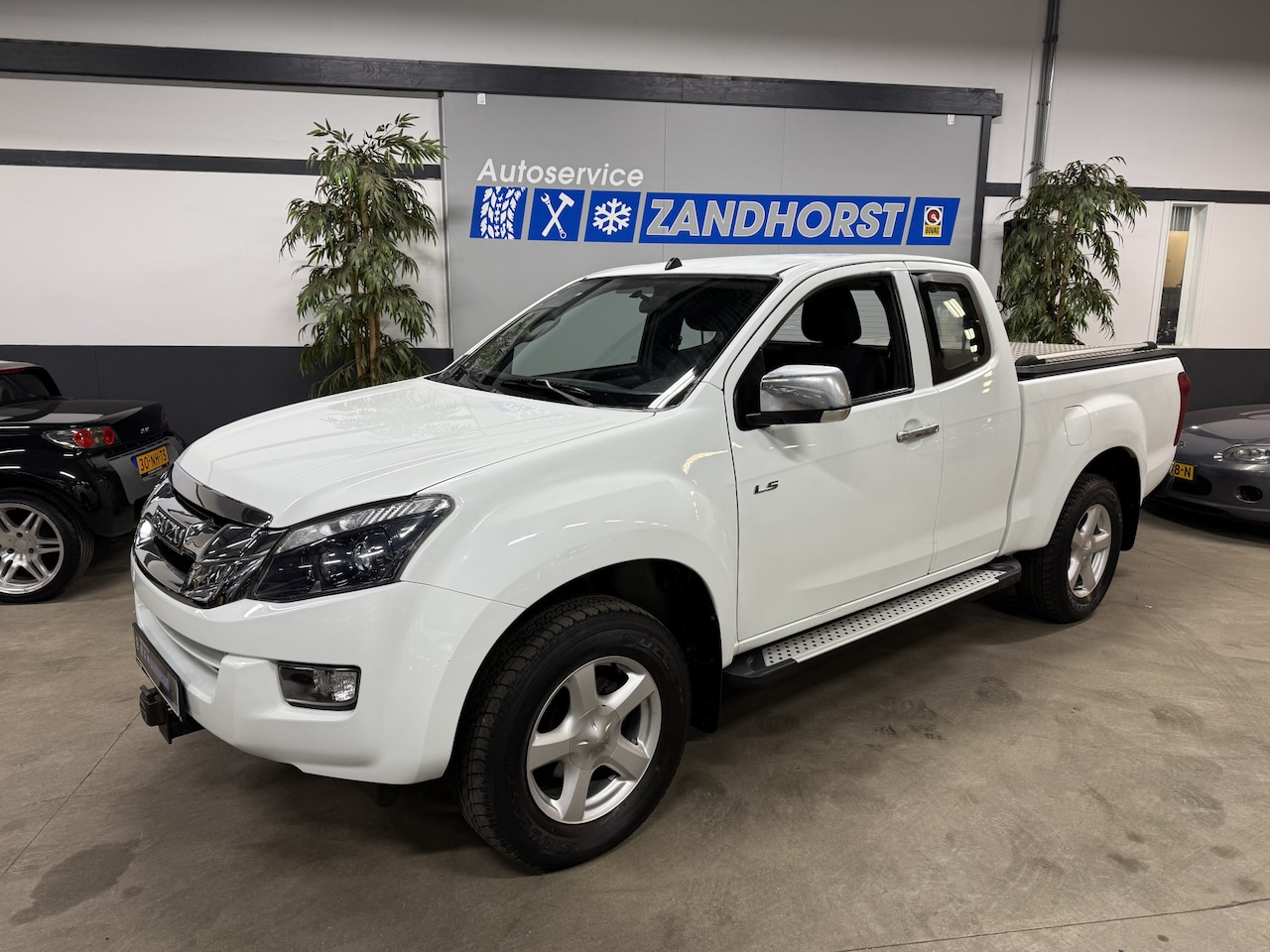 Isuzu D-Max - 2.5 Extended Cab LS 2.5 Extended Cab LS - AutoWereld.nl