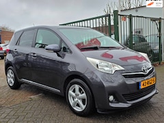 Toyota Verso S - 1.3 VVT-i Aspiration 1e eigenaar dealer onderhouden panorama dak navigatie achteruit camer