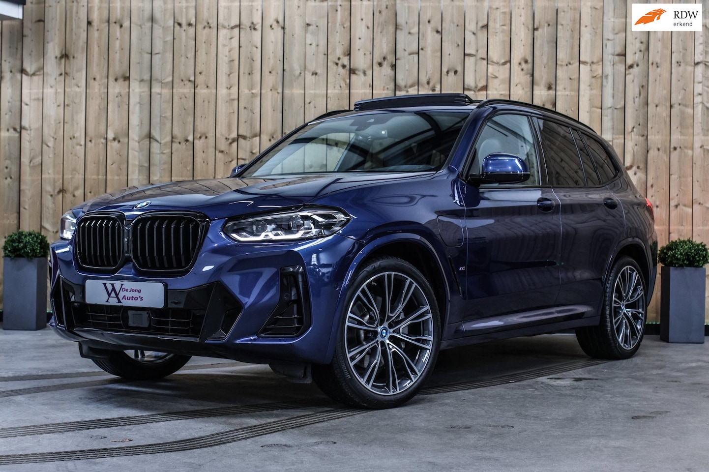 BMW X3 - XDrive30e M-Sport *Pano*360 Camera*Stoelventilatie*ACC* - AutoWereld.nl