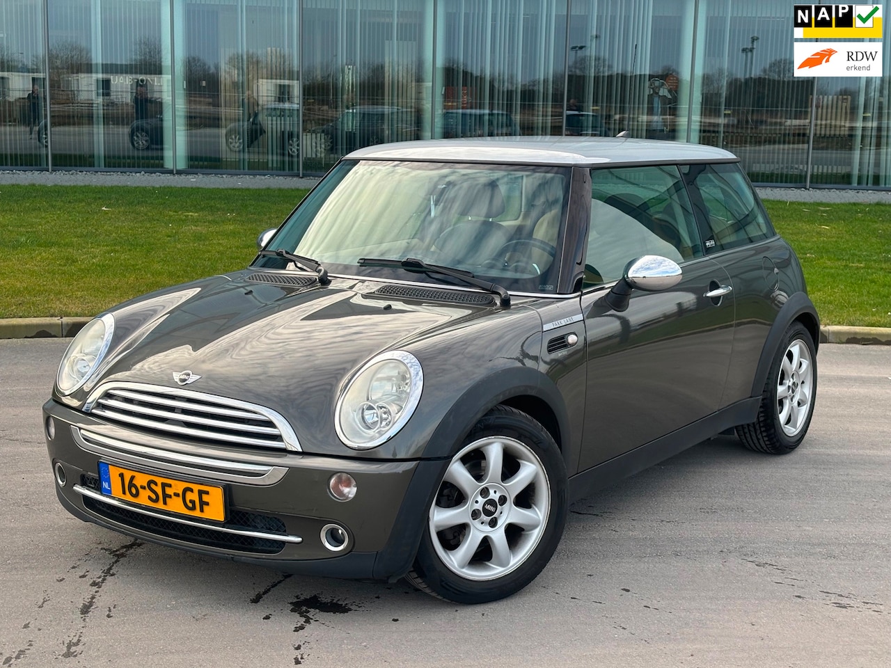MINI Cooper - Mini 1.6 AUT NAVI PARK LANE - AutoWereld.nl