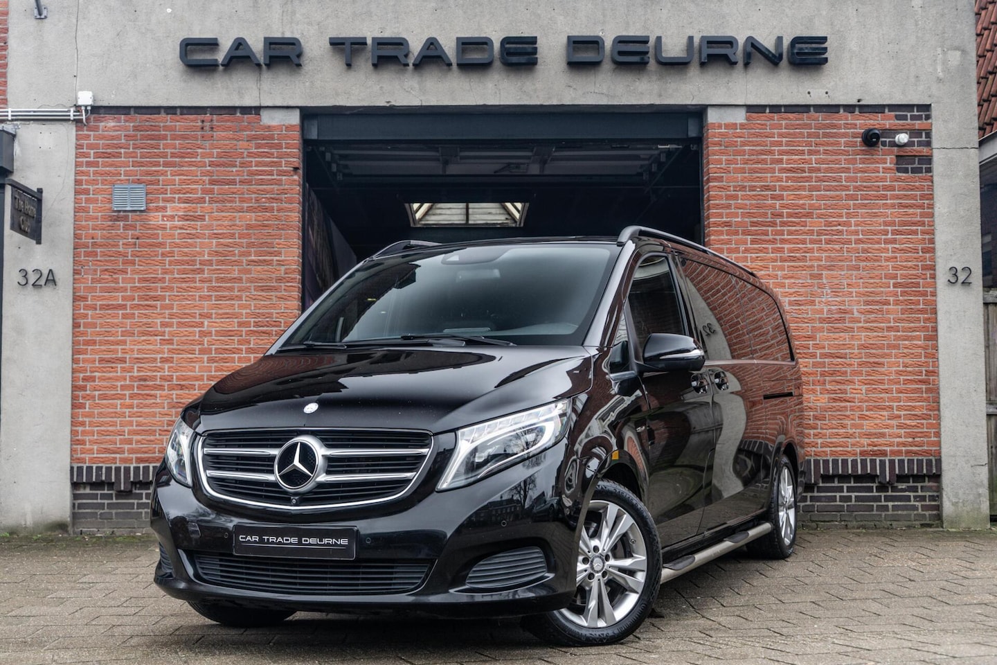 Mercedes-Benz V-klasse - 250d Extra Lang Avantgarde Trekhaak / Camera / Burmester - AutoWereld.nl