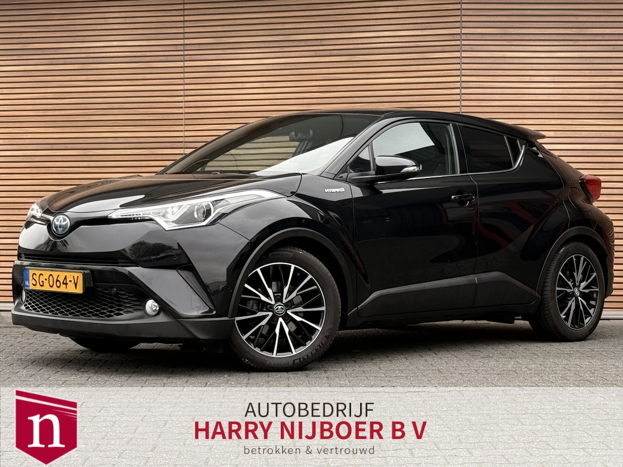 Toyota C-HR - 1.8 Hybrid Executive Trekhaak / Navi / Clima / Stoelverwarming / Dodehoek / Adapt. Cruise - AutoWereld.nl
