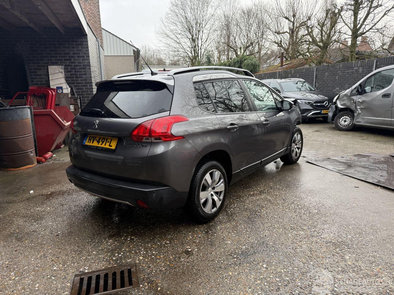 Peugeot 2008 - 1.2 PureTech Style 1.2 PureTech Style (SUV 5-dr.) - AutoWereld.nl