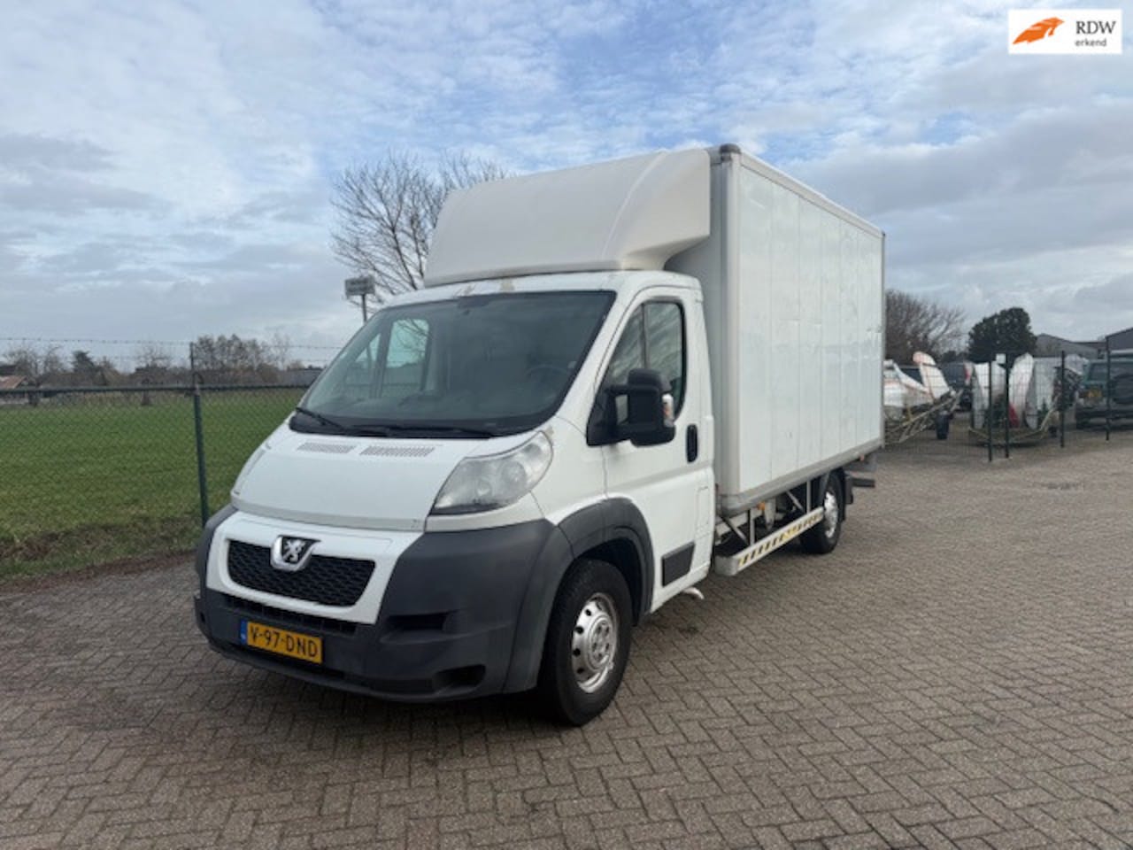 Peugeot Boxer - 335 2.2 HDI L4 XR 335 2.2 HDI L4 XR , APK 28-03-2026 - AutoWereld.nl