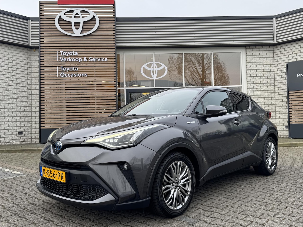 Toyota C-HR - 2.0 HYBRID EXECUTIVE APPLE/ANDROID LEDER STOELVERW BLIND-SPOT PARK-SENSOREN JBL-AUDIO NL-A - AutoWereld.nl