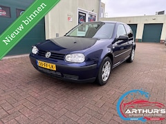 Volkswagen Golf - 1.6