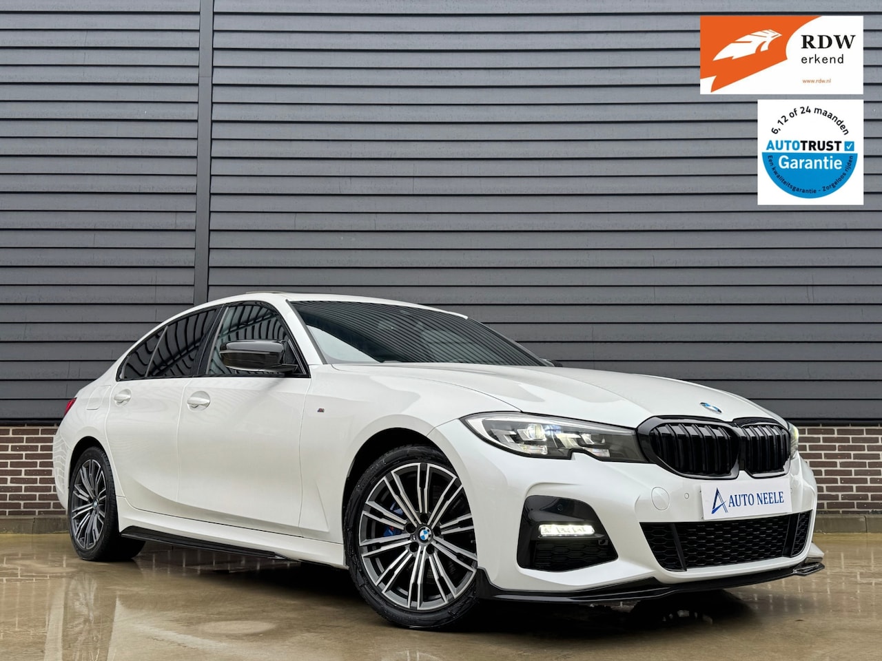 BMW 3-serie - 330e M Sport 292 pk High Executive Panoramadak, HUD, Keyless - AutoWereld.nl