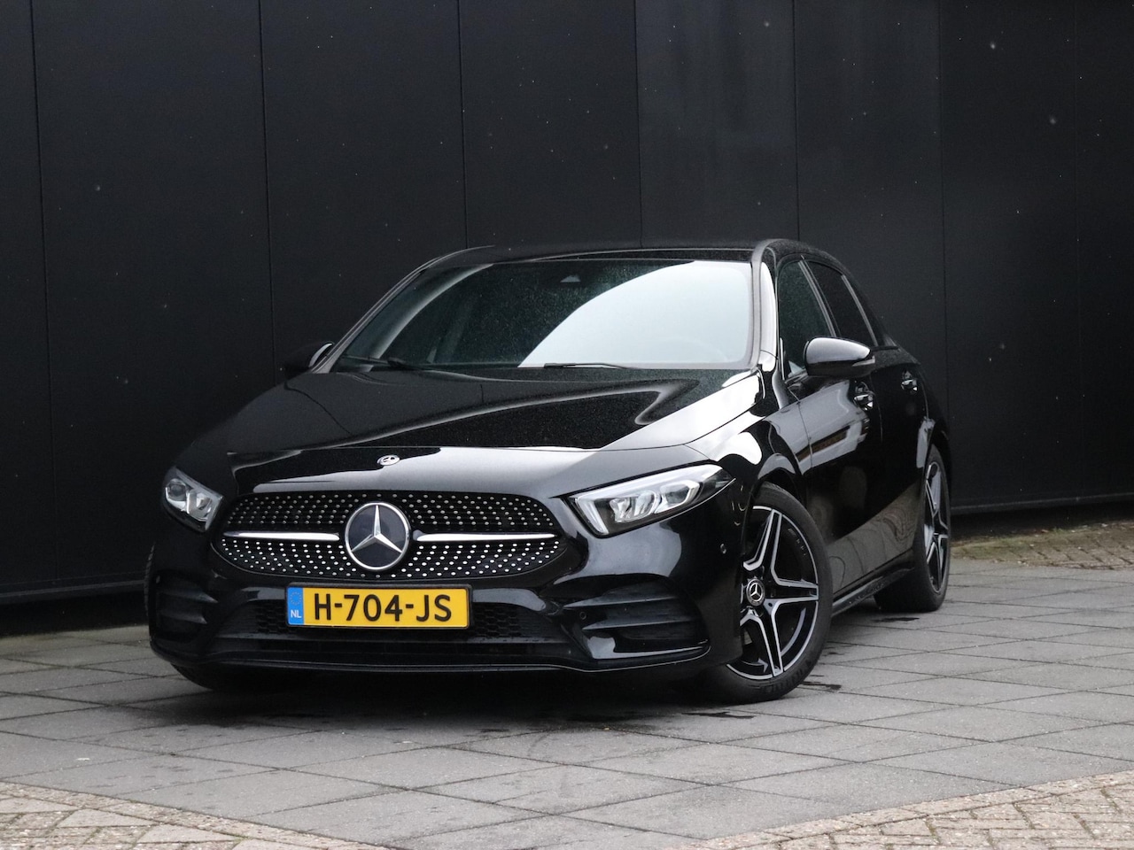Mercedes-Benz A-klasse - 160 | AMG LINE | SPORTSTOELEN | CAMERA | APPLE CARPLAY | CRUISE | NAVI | STOELVERW. | - AutoWereld.nl