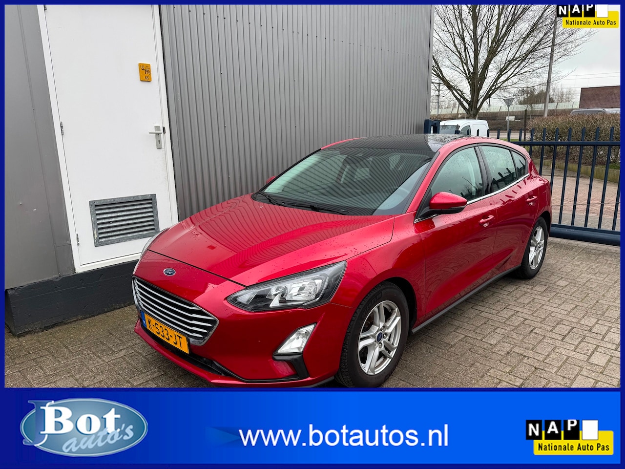 Ford Focus - 1.0 EcoBoost Trend Edition Business ecc / cruise / camera / navi / sensoren / panoramadak - AutoWereld.nl