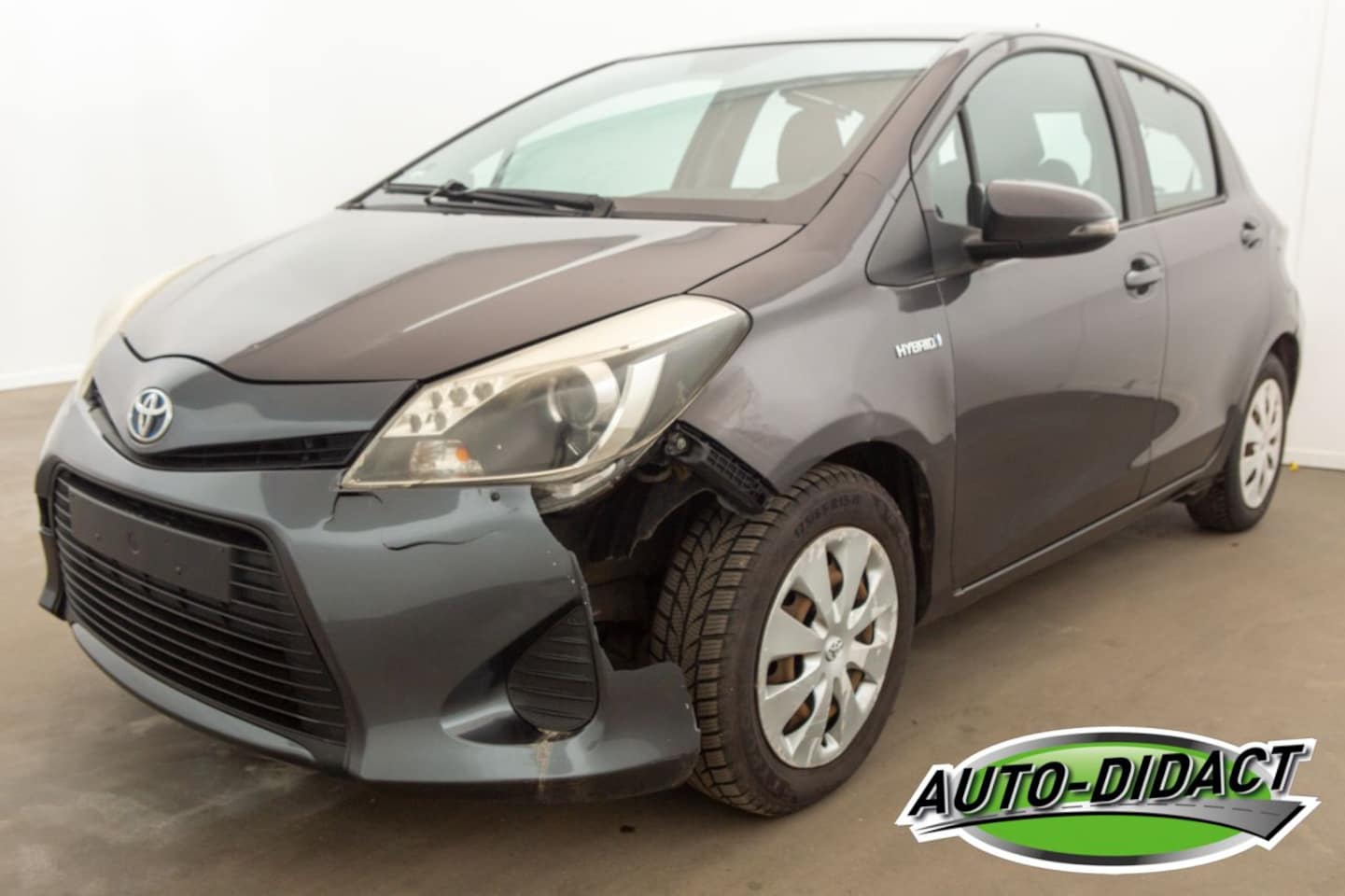 Toyota Yaris - 1.5 Hybride Automaat Navi Camera Clima Comfort - AutoWereld.nl
