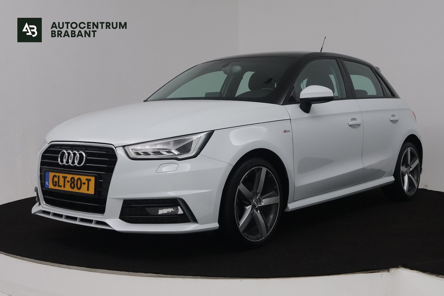 Audi A1 Sportback - 1.0 TFSI Sport Pro Line S (STOELVERWARMING, NAVIGATIE, PARKEERSENSOREN, AUTOMAAT) - AutoWereld.nl